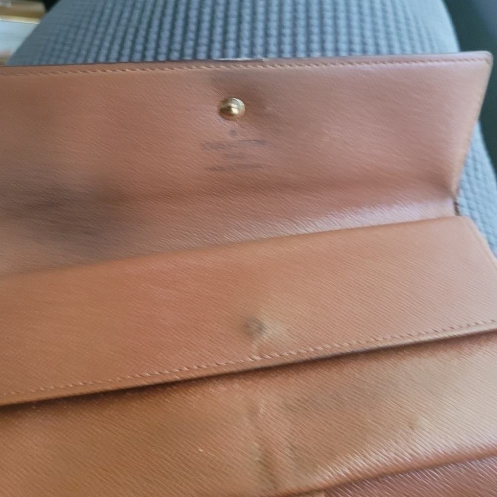 Louis Vuitton Monogram Holder in Brown and Gold - Picture 8 of 10